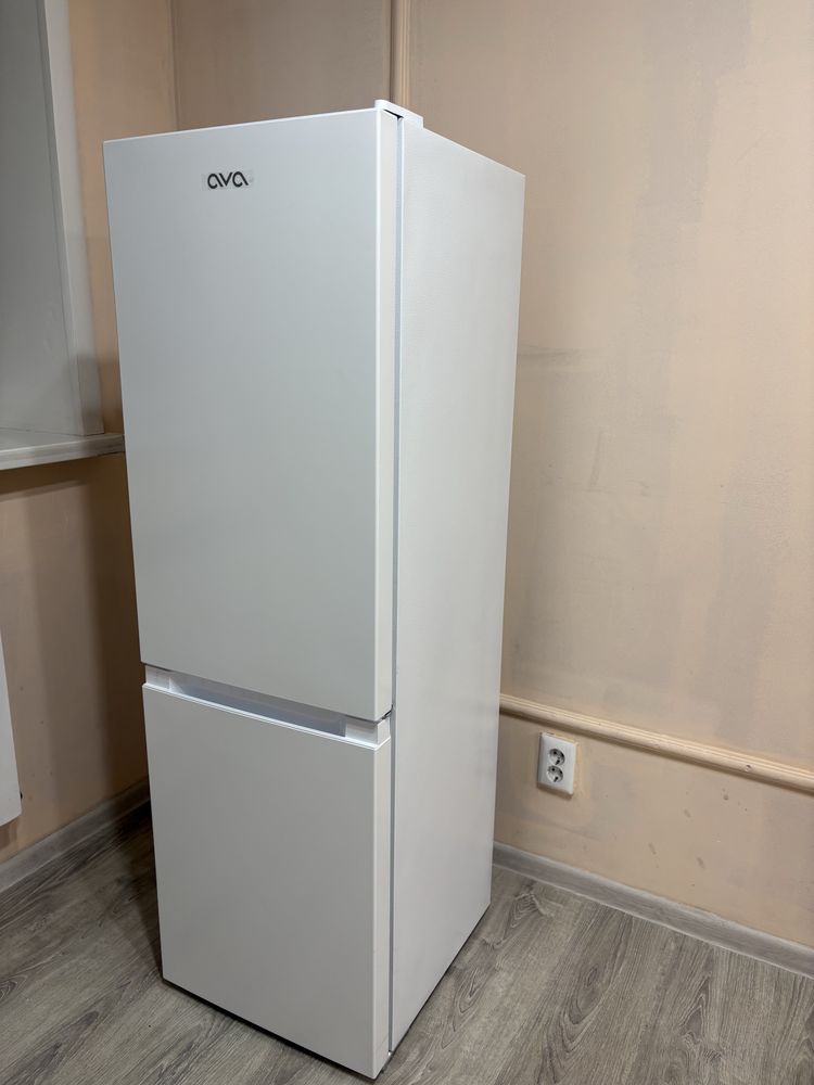 Холодильник AVA BFDF-180MW белый