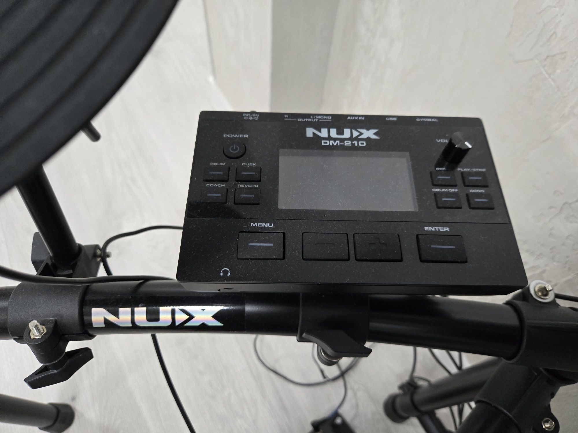 Продам барабанную установку NUX DM-210