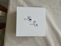 Продам кейс от AirPods Pro (без наушников), б/у