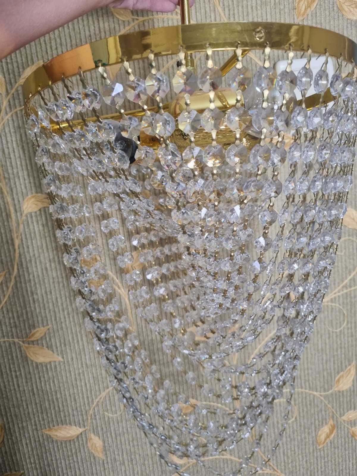 Продам две люстры