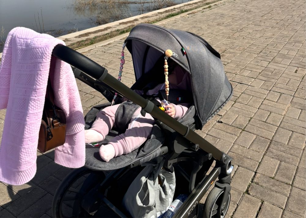 Продается детская коляска с лвумя люльками
