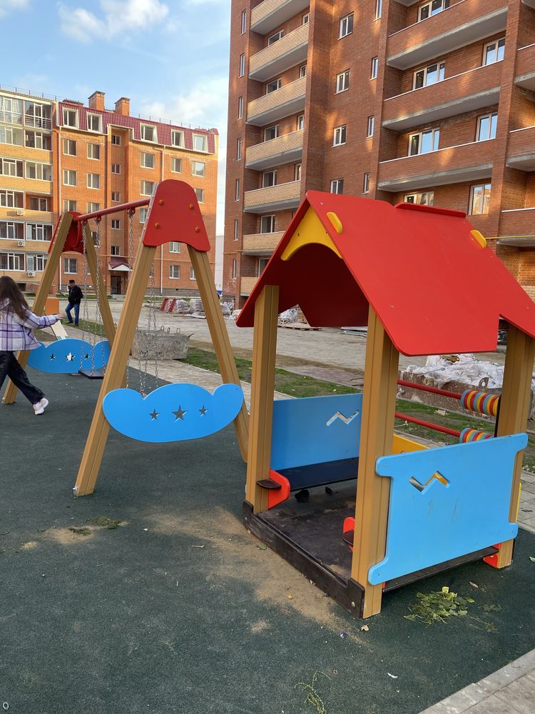 Детская площадка горка качеля карусель