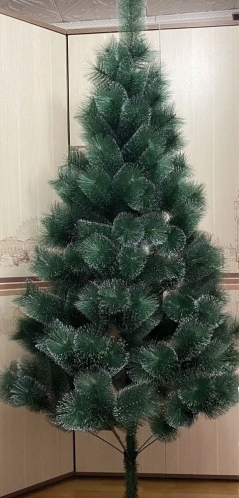 Искуственная новогодняя елка
