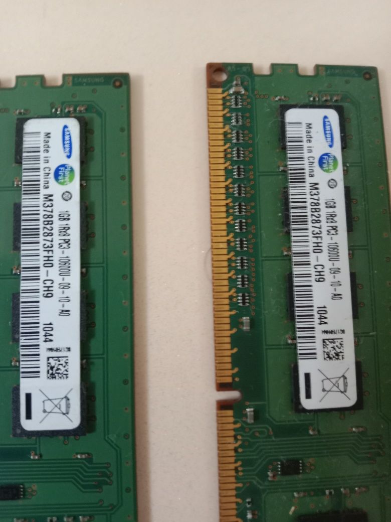 ОЗУ DDR3 на 1гб 2шт.