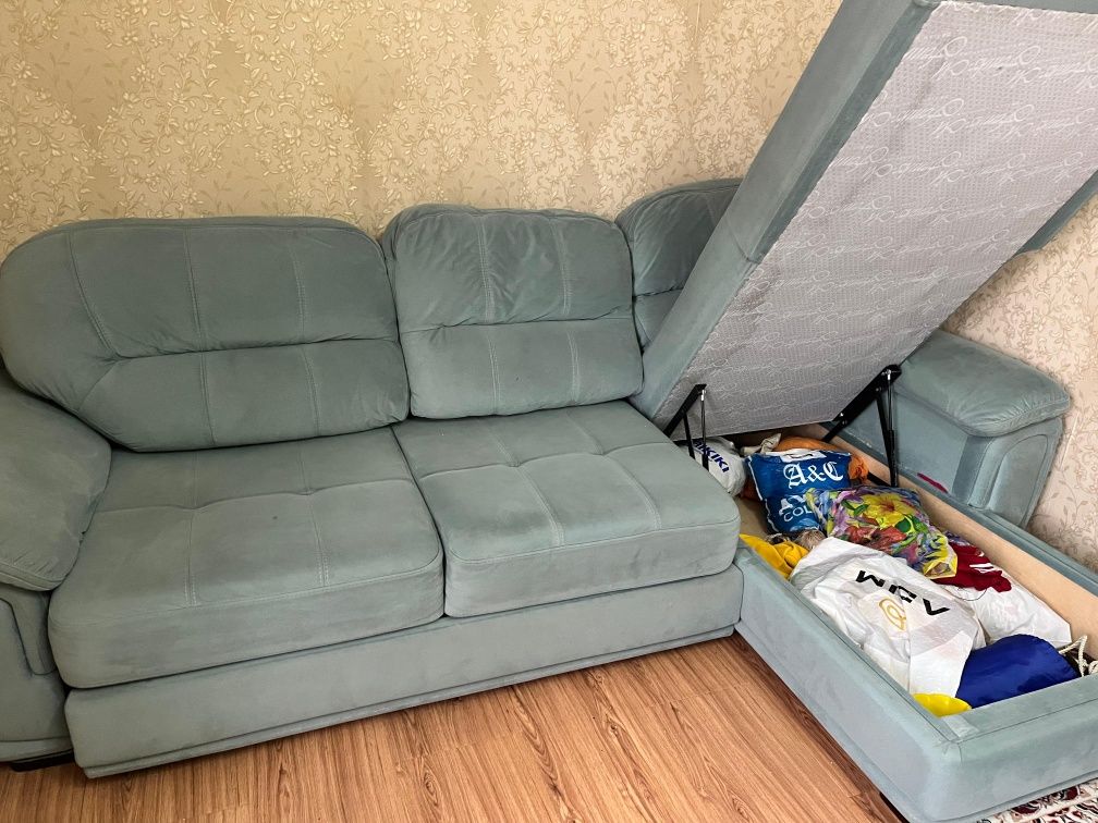 Диван углавой 2.80 м