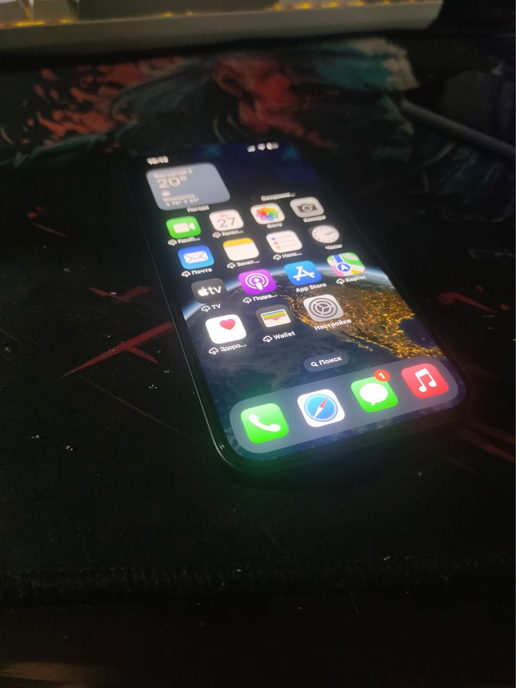 Продам iPhone 13
