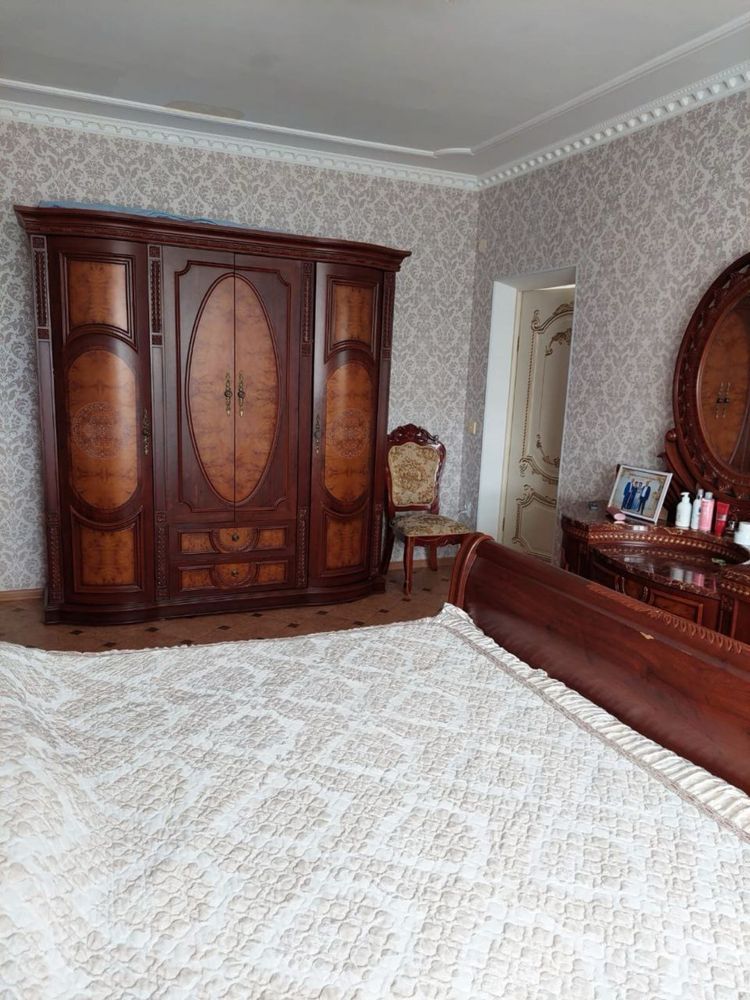 Продается дом для бизнеса рядом рынока Дина