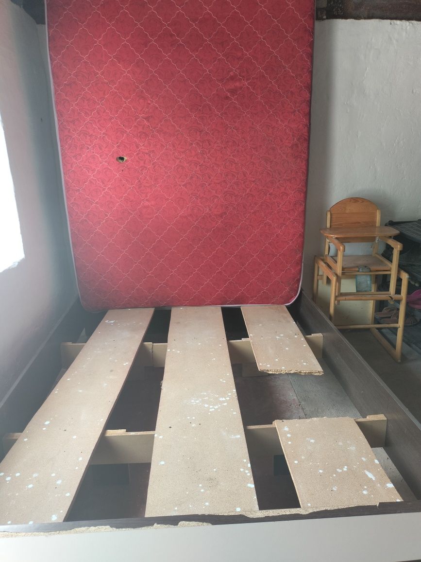 Продам кровать б/у