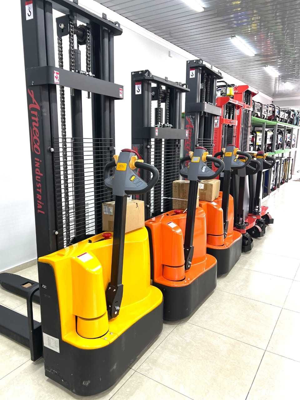 Электрический самоходный штабелер Ameco Industrial CTD-C 1.5 т, 3 м