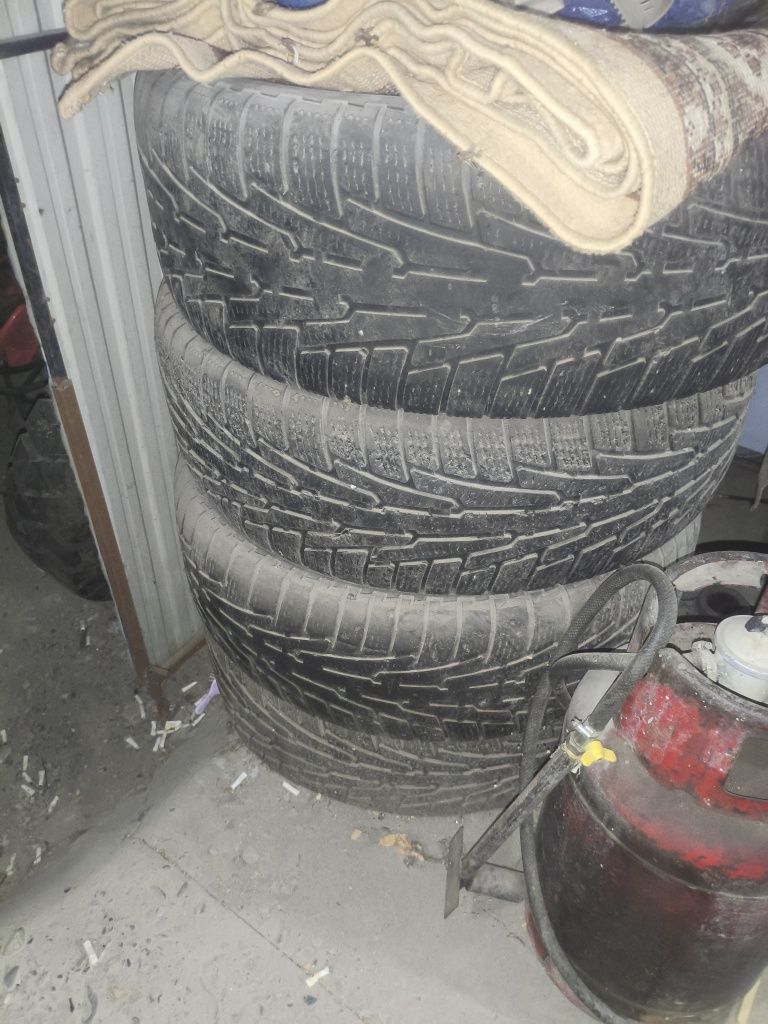 Продам шины б/у  265/60 R18