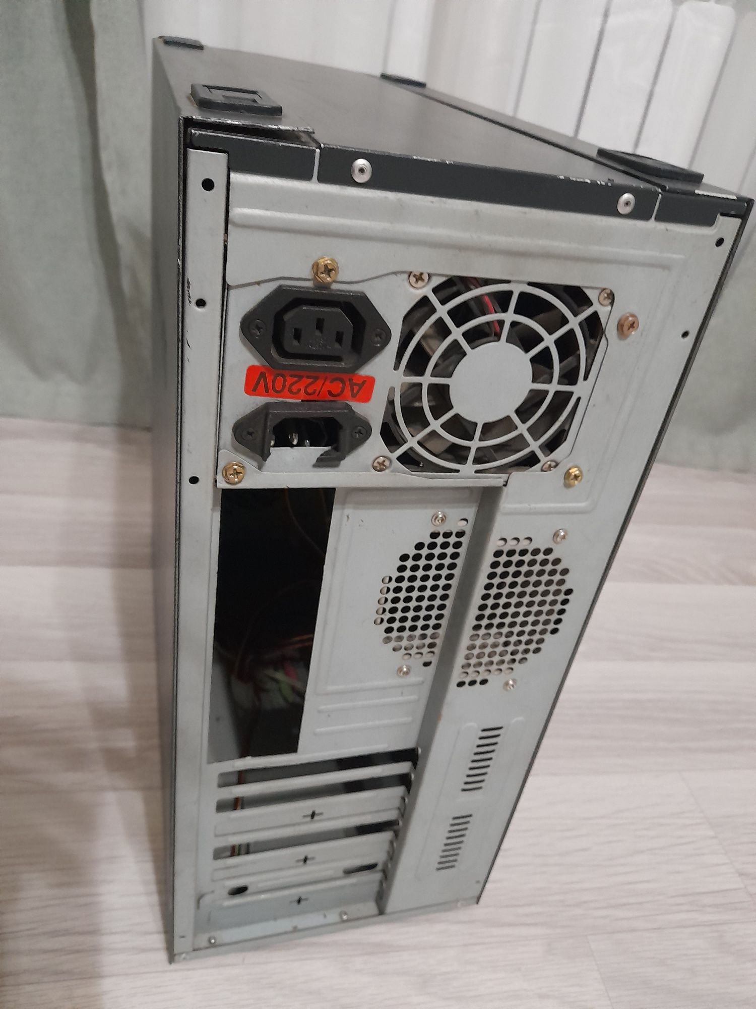 Продам системный microlab  металический блок пустой