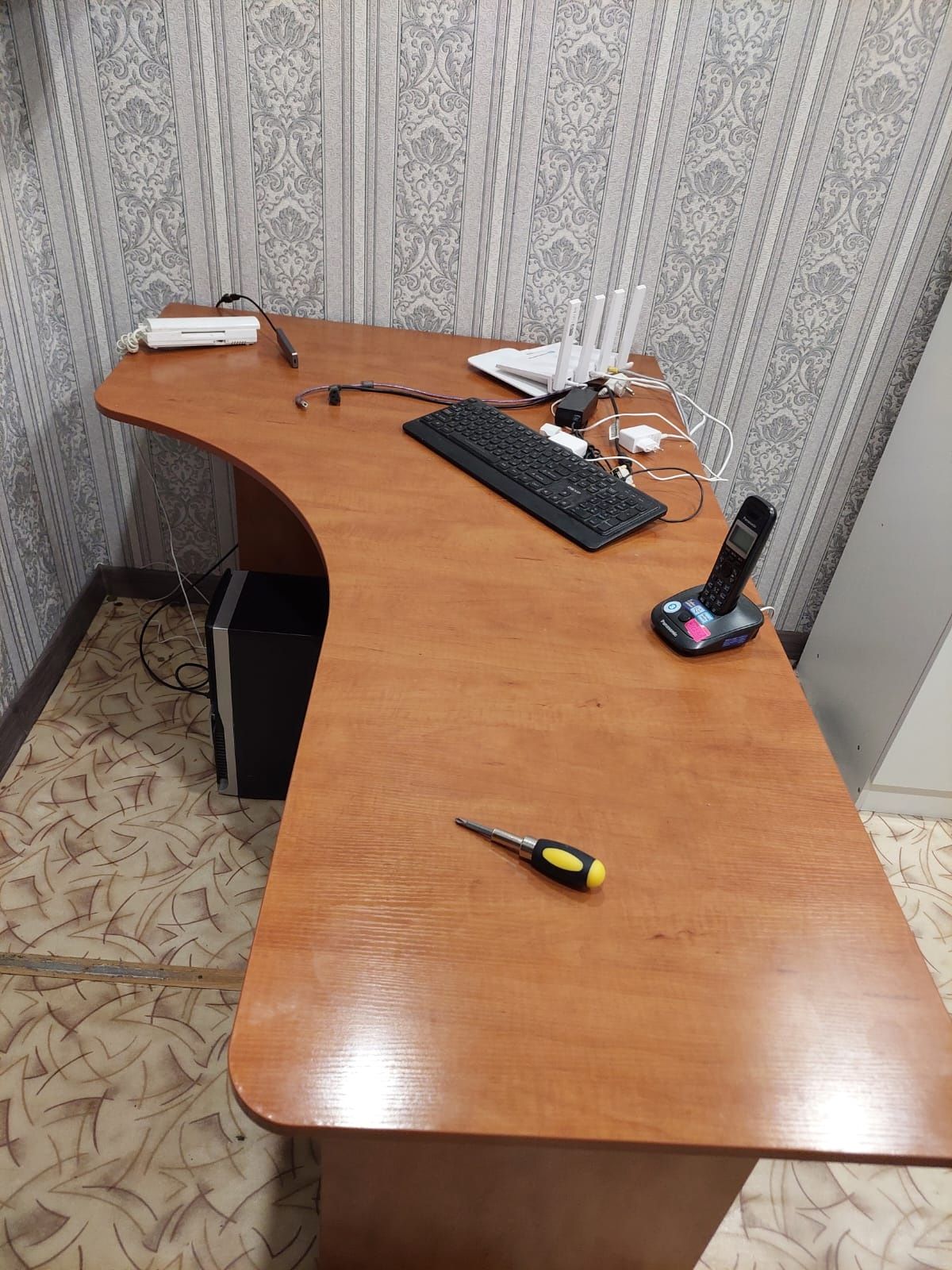 Компьютерный стол