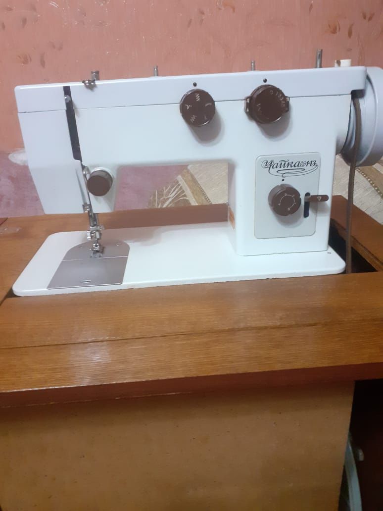 Продам швейную машину