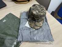 Военная рубашка футболки и кепка
