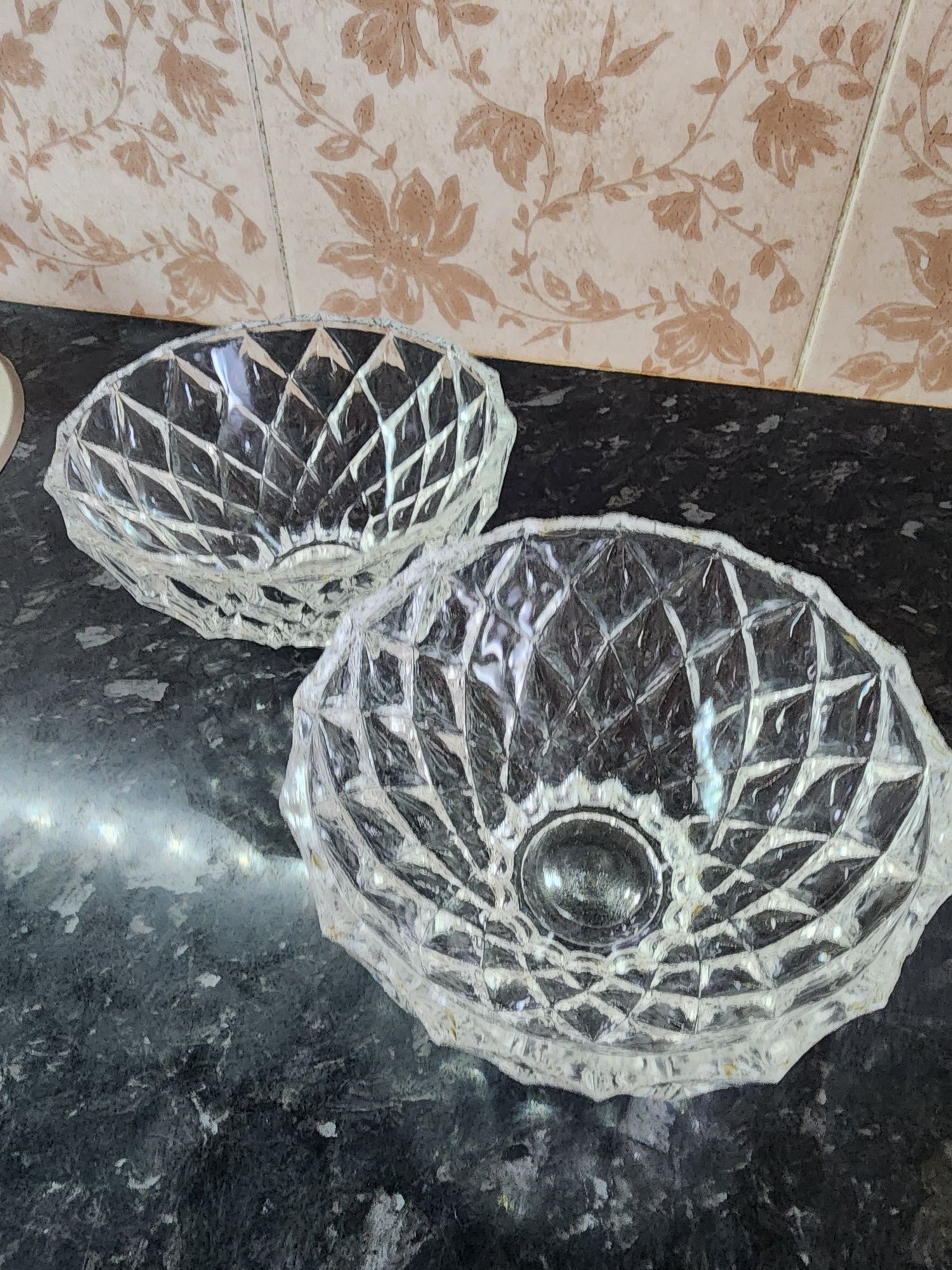 Продам вазочки хрустальные