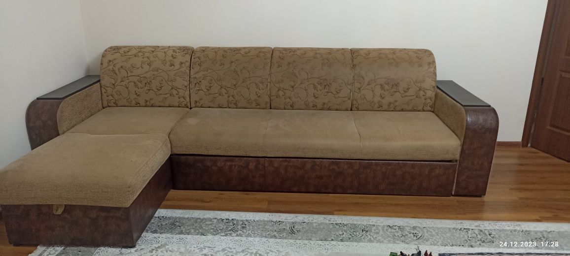 Диван для гостиной