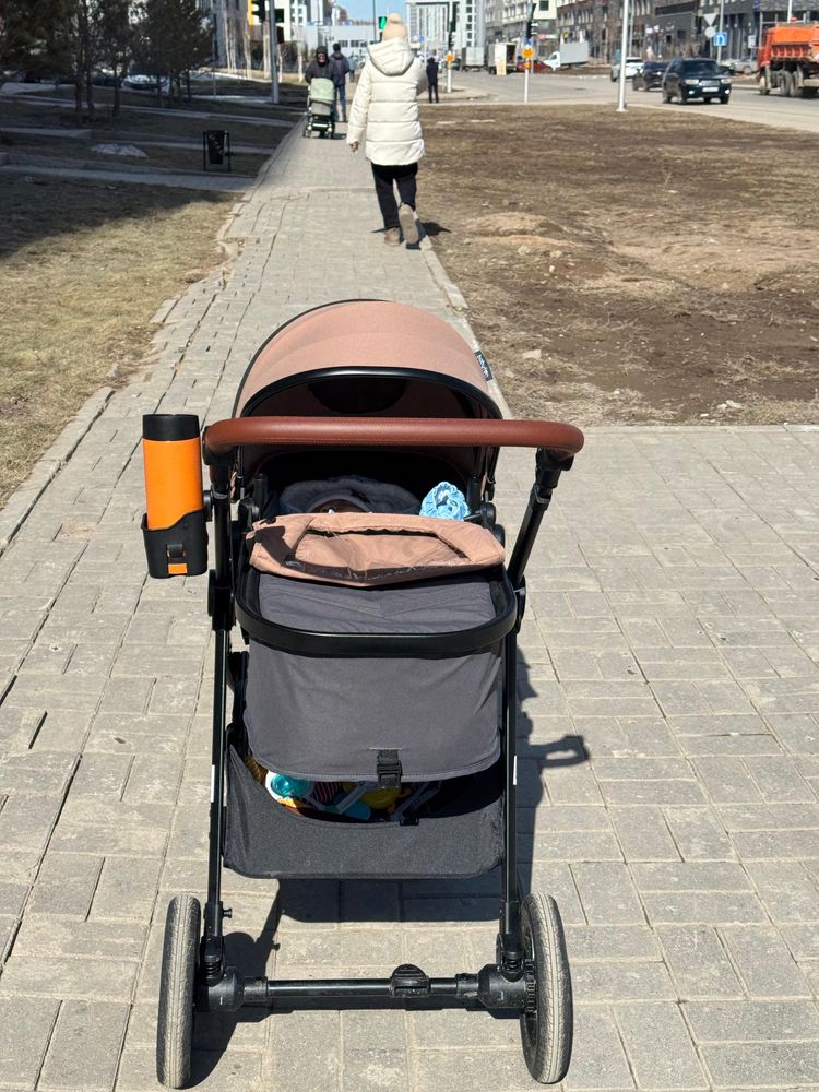 Продам детскую коляску 2 в 1