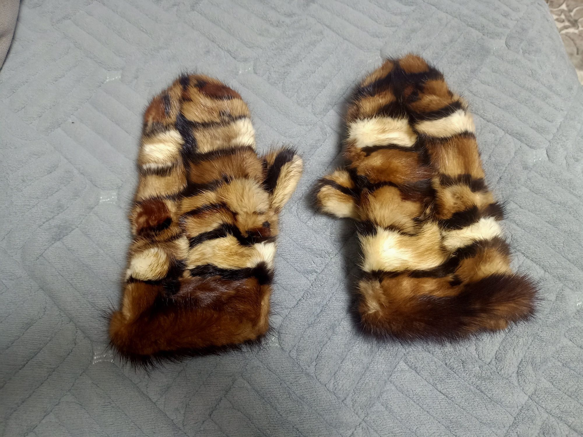 Продам варежки норковые