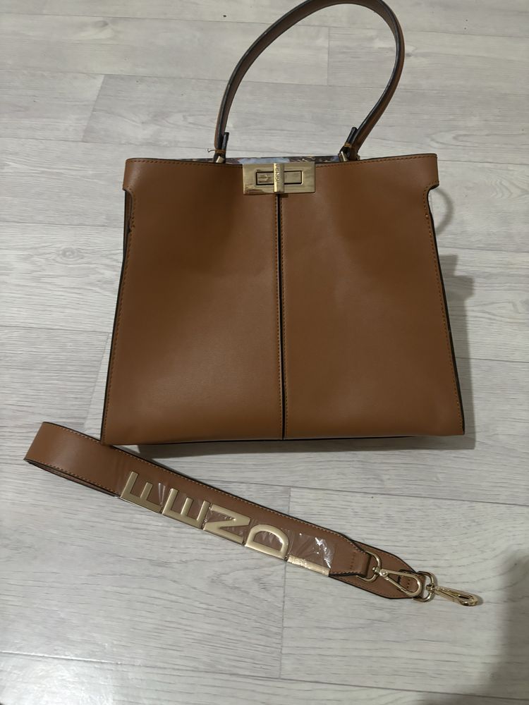 Сумка Fendi  большой удобный