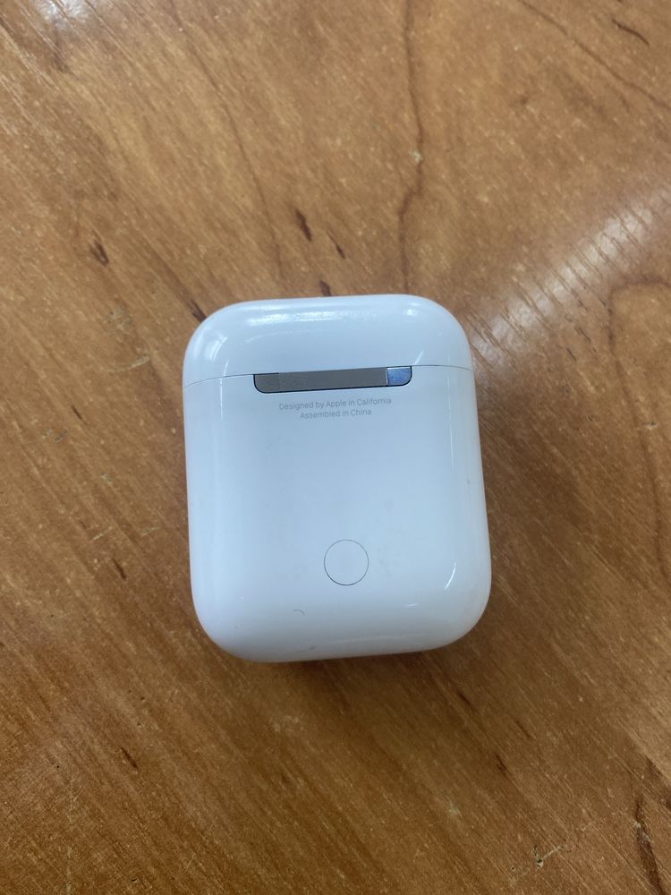 Airpods 2 with lighting