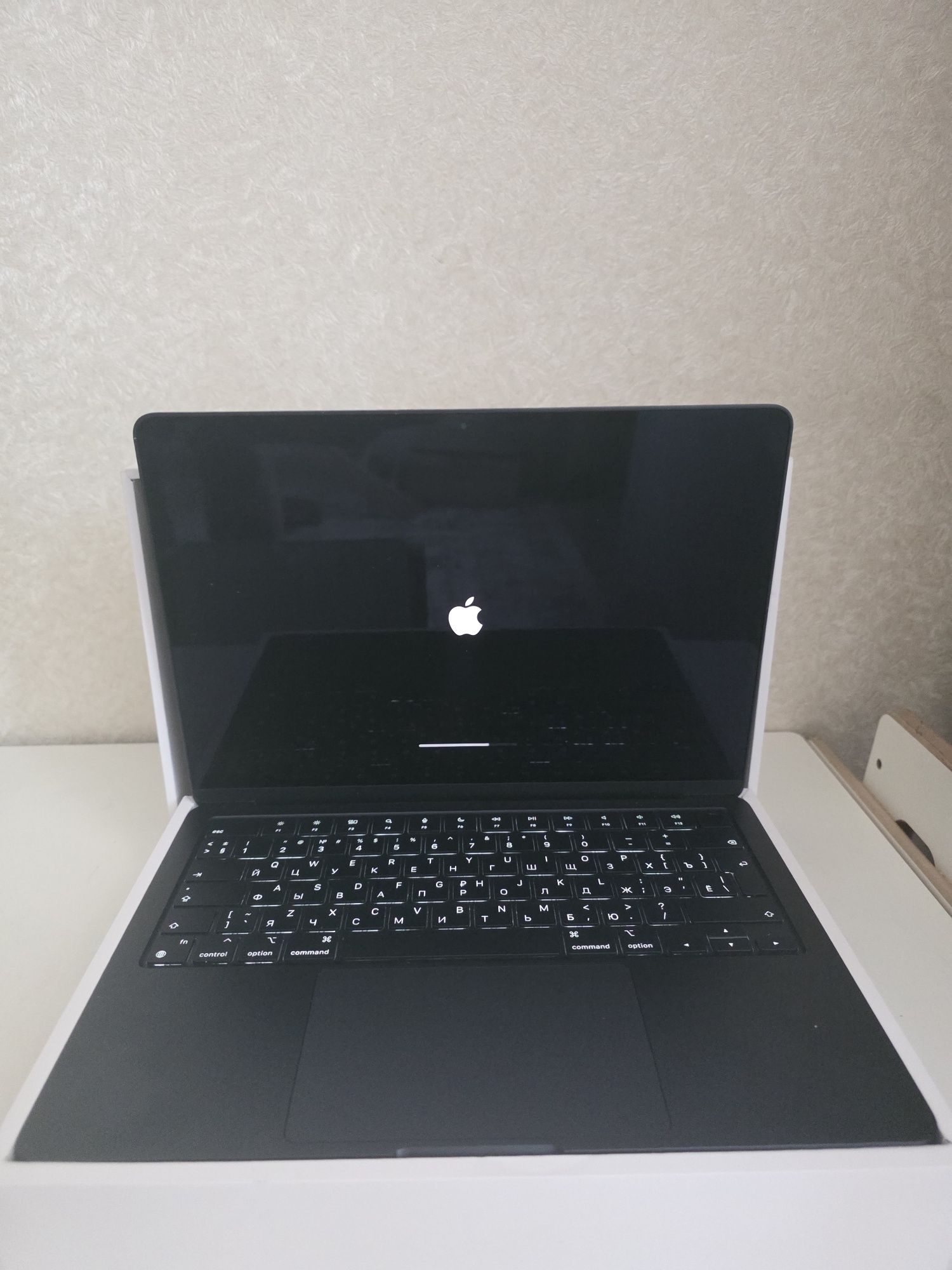 Продам MacBook Air M2