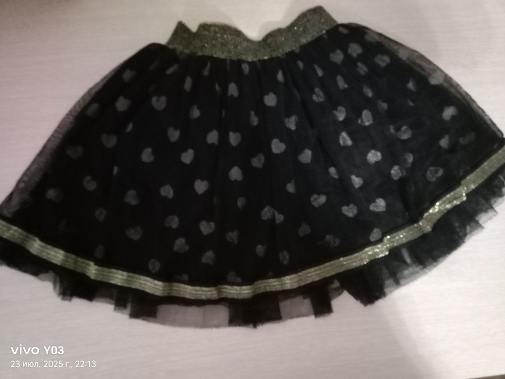Продам юбочки и джинсы на девочку