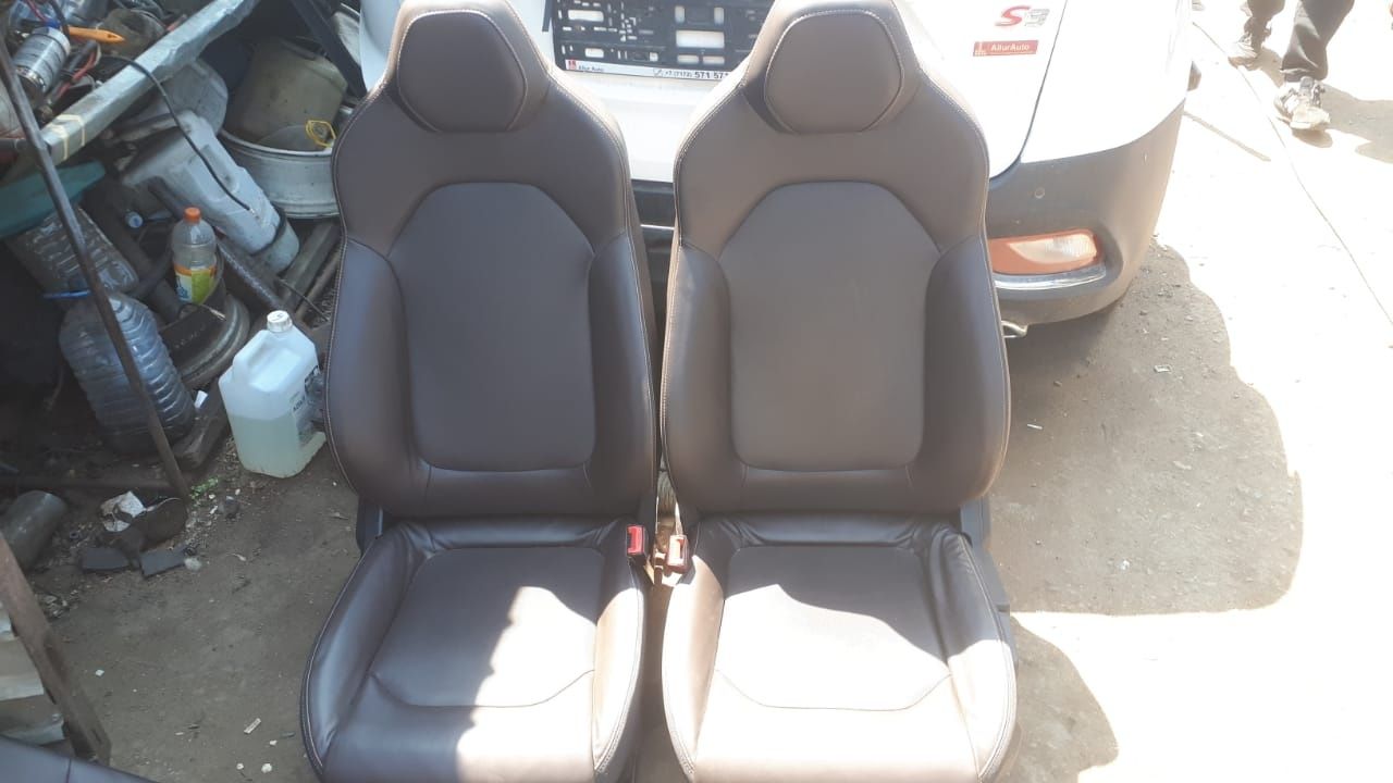 Сиденья комплект в отличном состоянии Jac j7