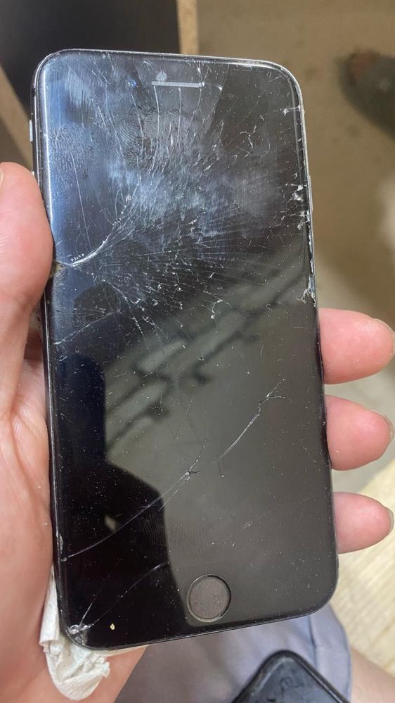 Продам 8 iphone 64gb