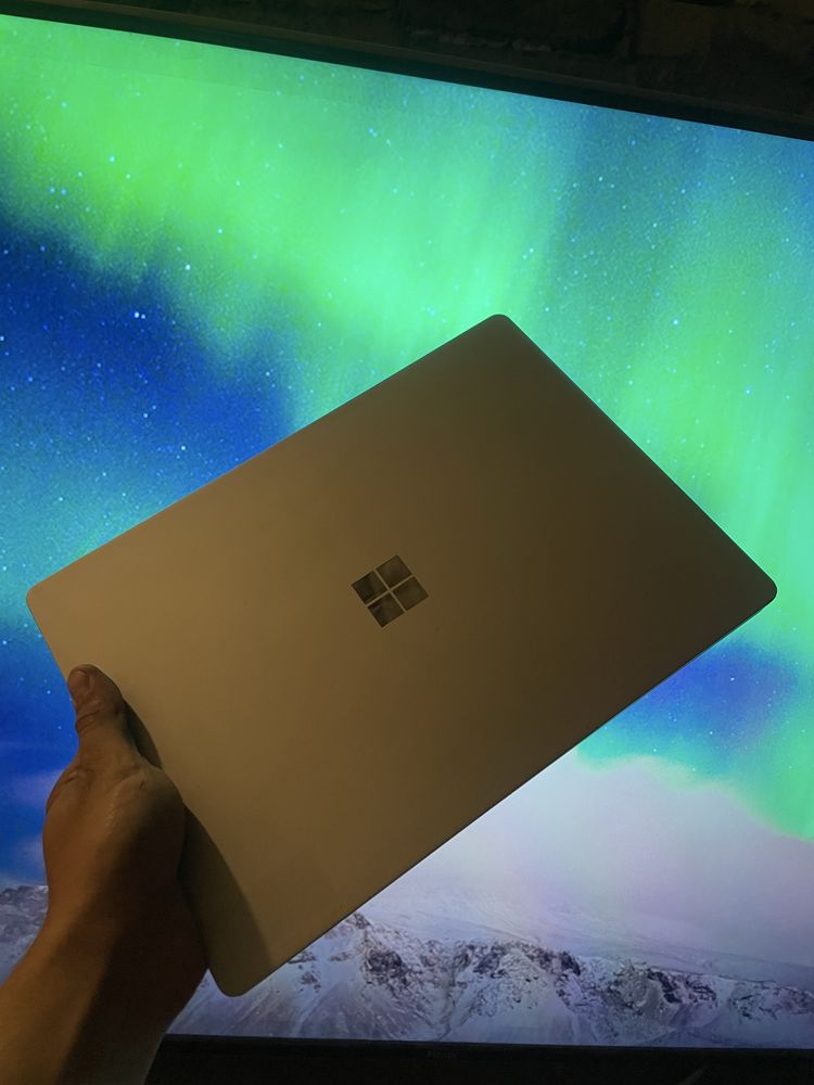 Surface Laptop 1