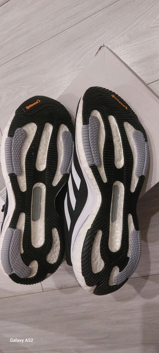 Продам кроссовки Адидас solarglide 5
