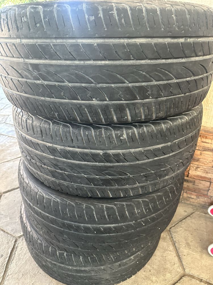Резина maxtrex 275 55 r20