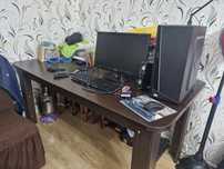 Продам гостевой стол из дерева