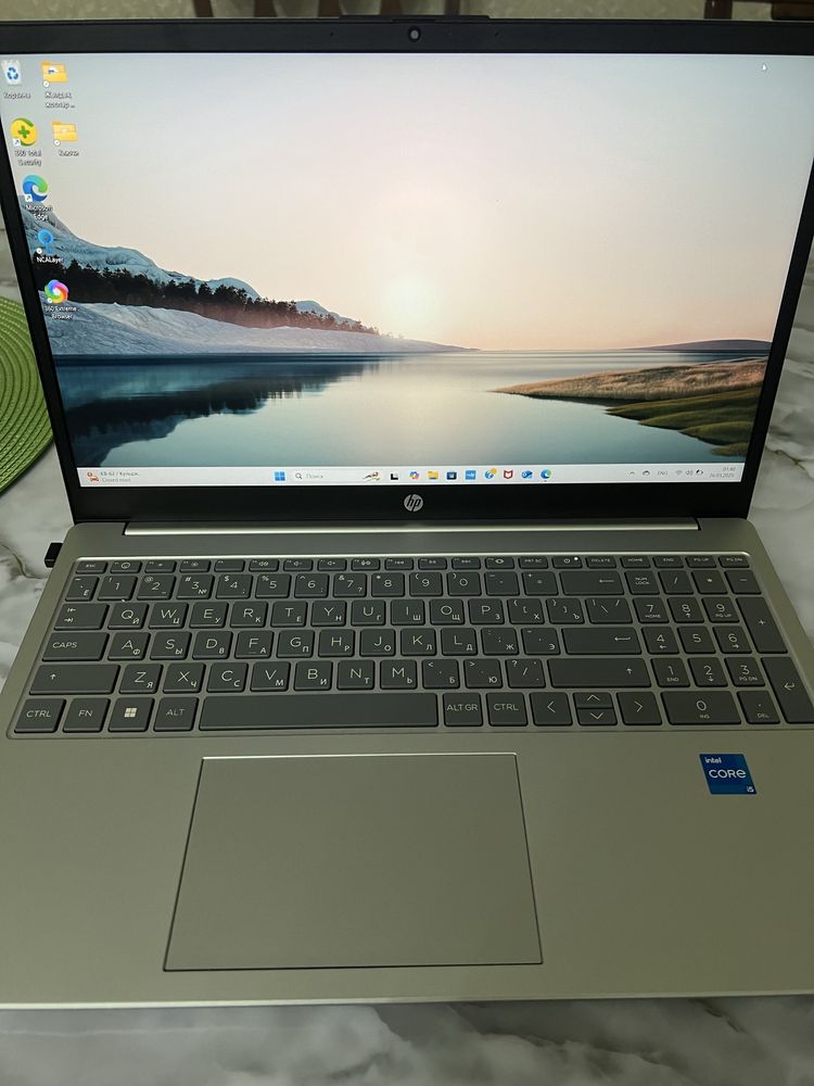 Продаю ноутбук HP 15 с i5, SSD 512 ГБ, как новый!