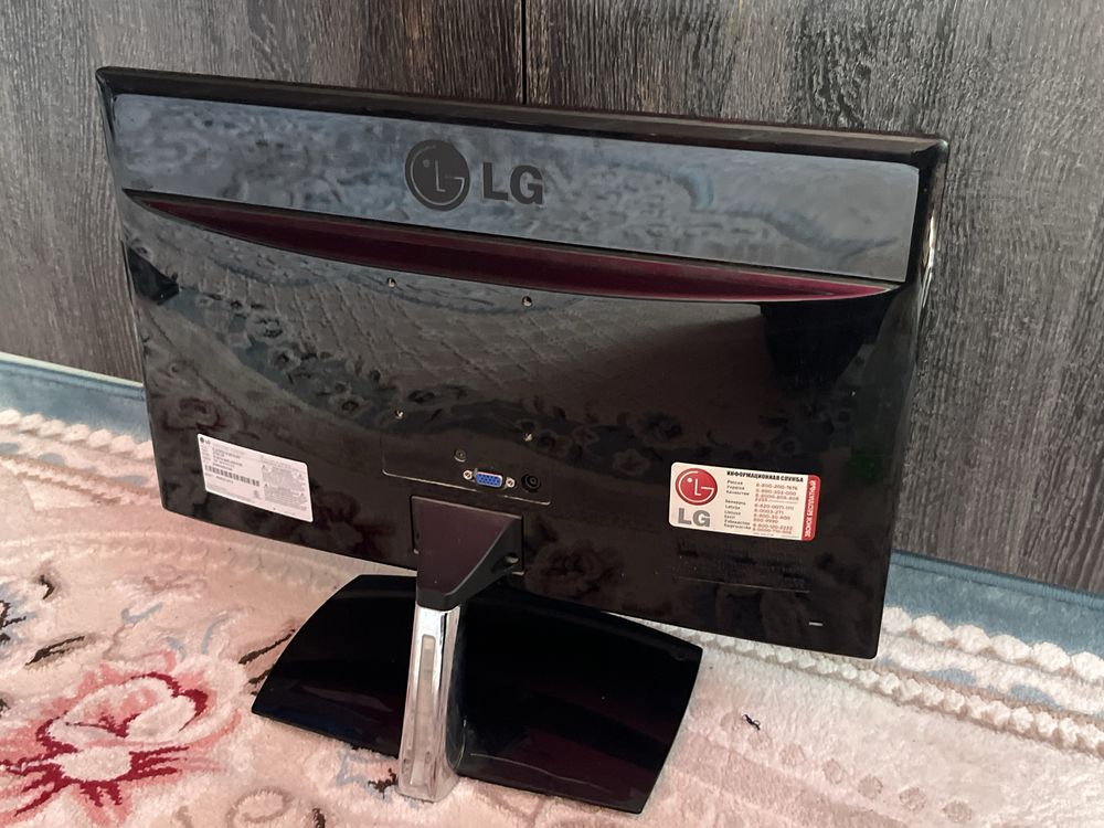 Монитор LG 18,5 дюйм 1366x768 разрешение 60гц