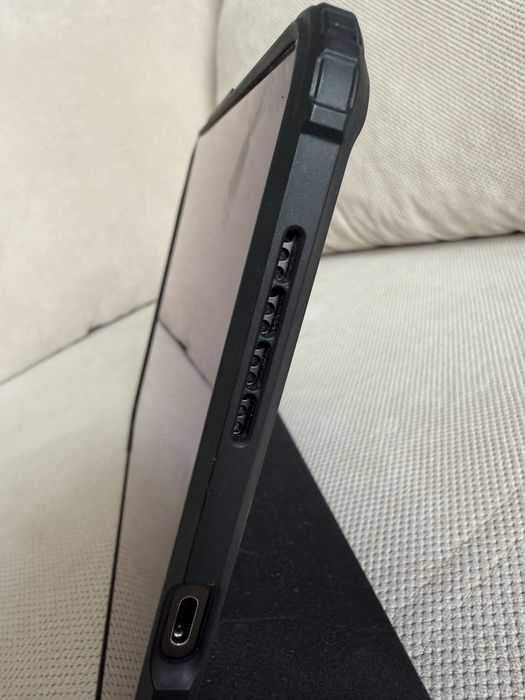 Tablet Apple iPad Air 5. поколения - 64 ГБ, Wi-Fi, экран 10,9"