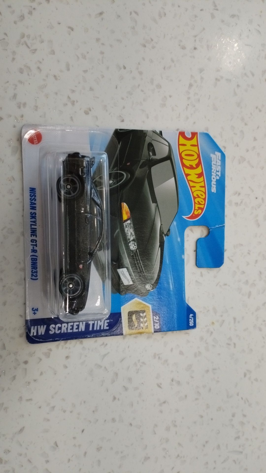 Машинка из компаний HotWheels Nissan skyline GT-R (BNR32)