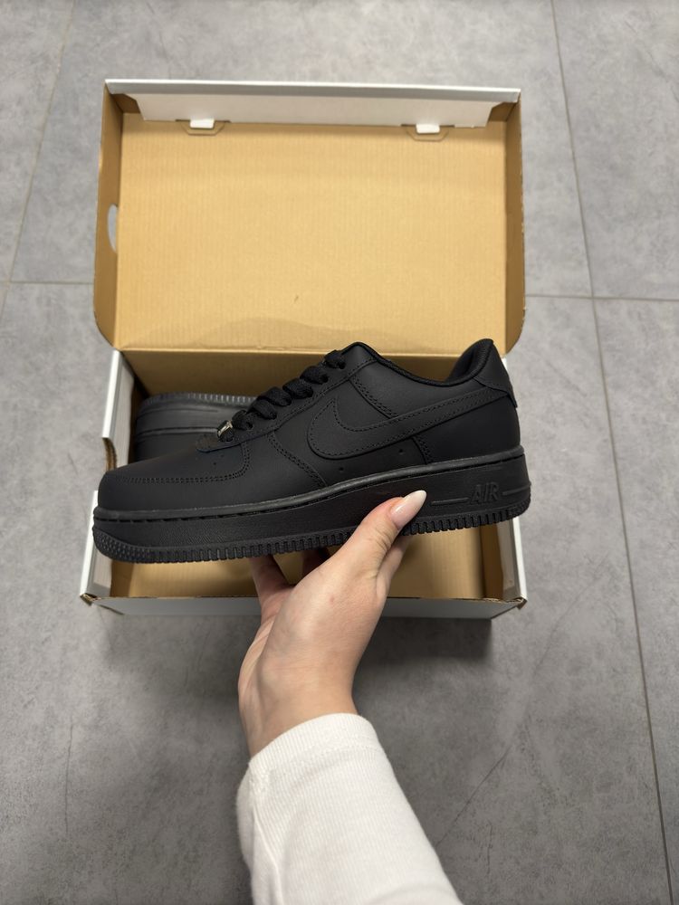 Nike Air Force Black