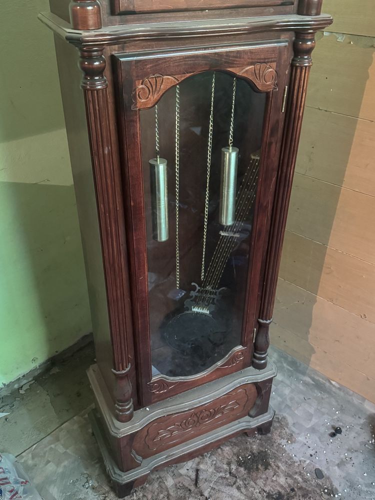 Продам напольные часы почти новые