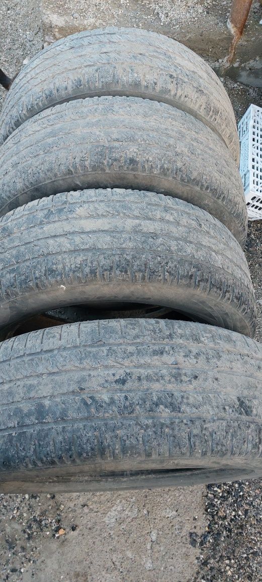 Продам резину 235/60/R18 Б/у