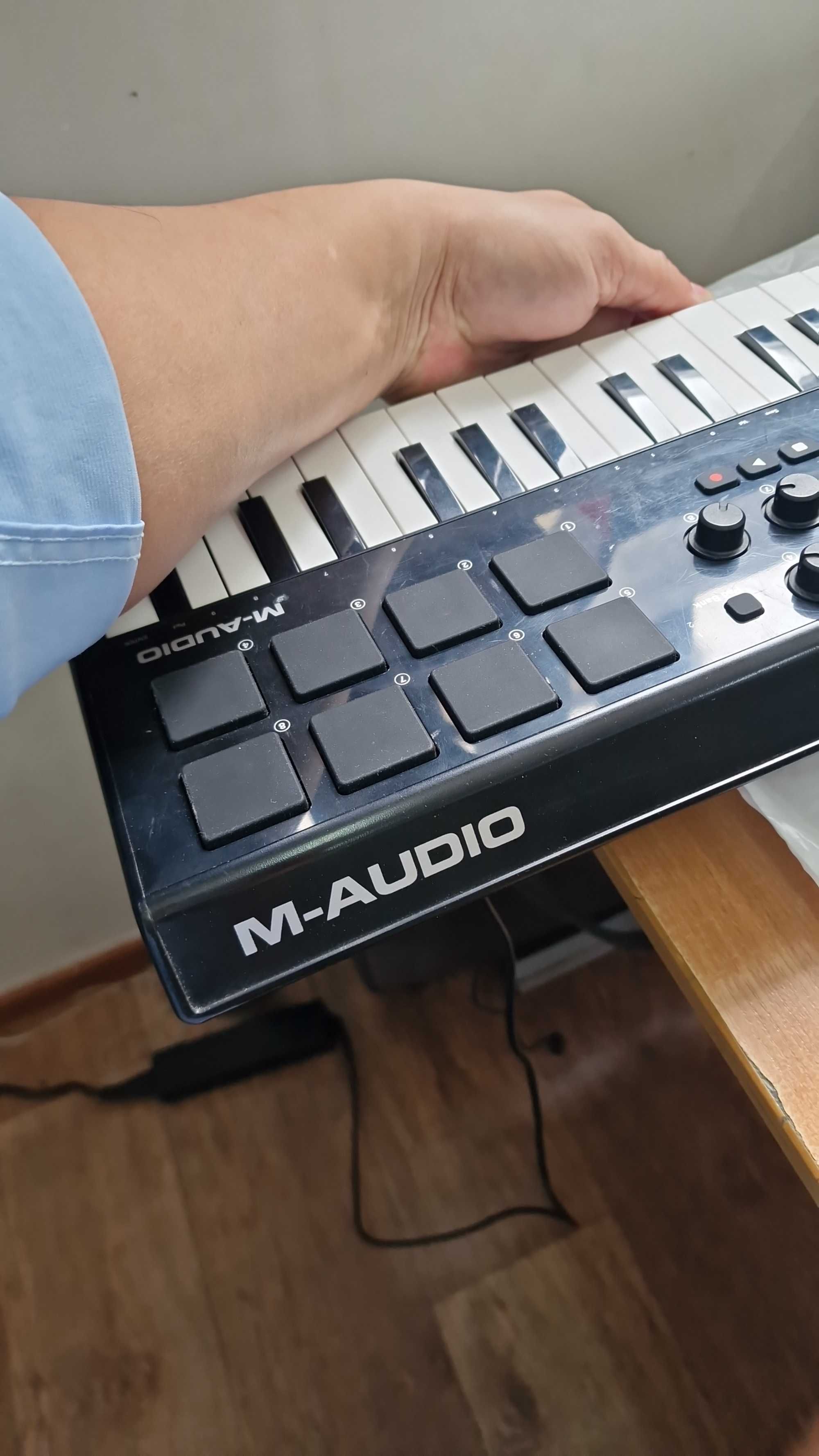 Продам миди клавиша m audio