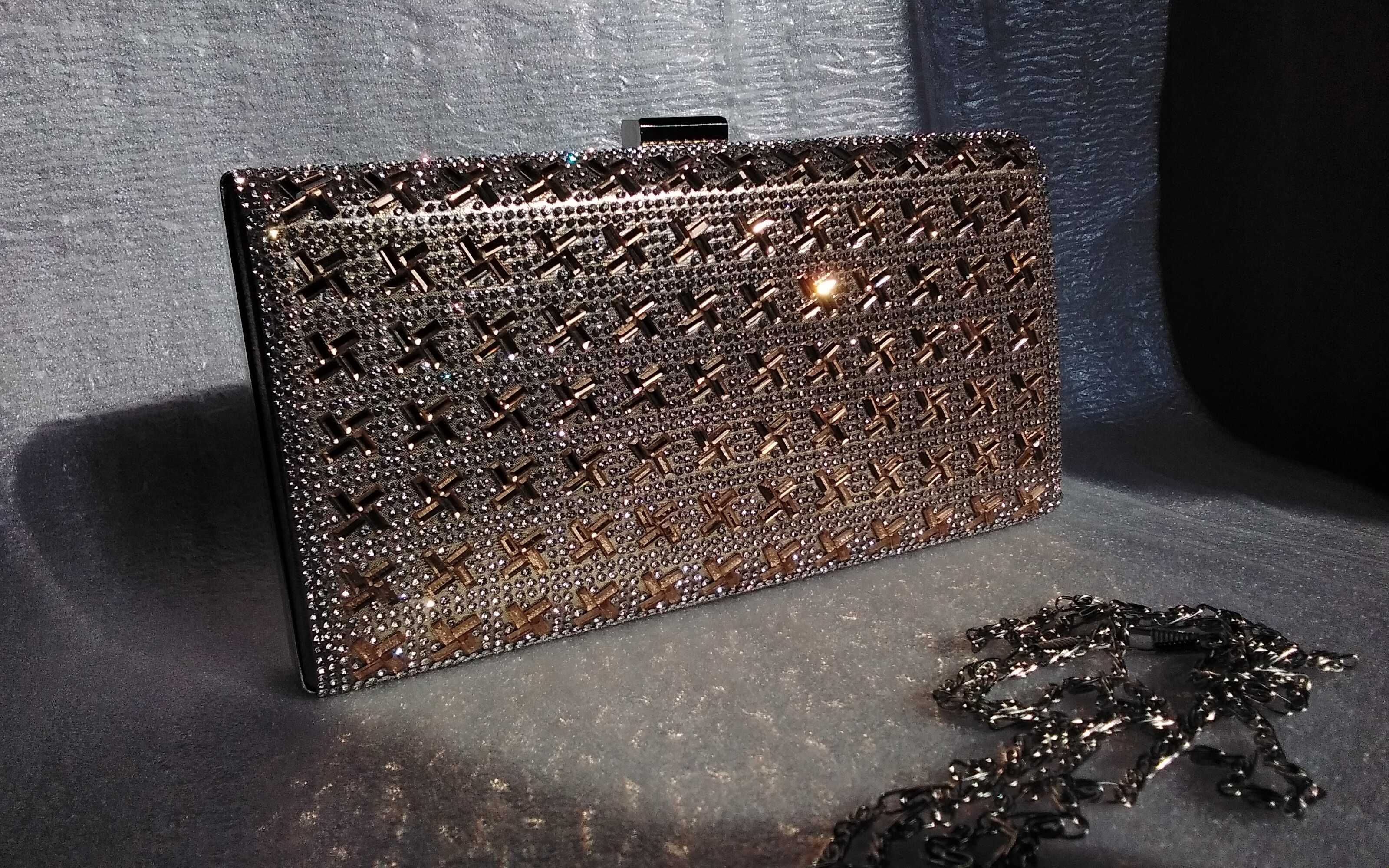 Сумка dior новая сумочка,  есть также другие клатчи