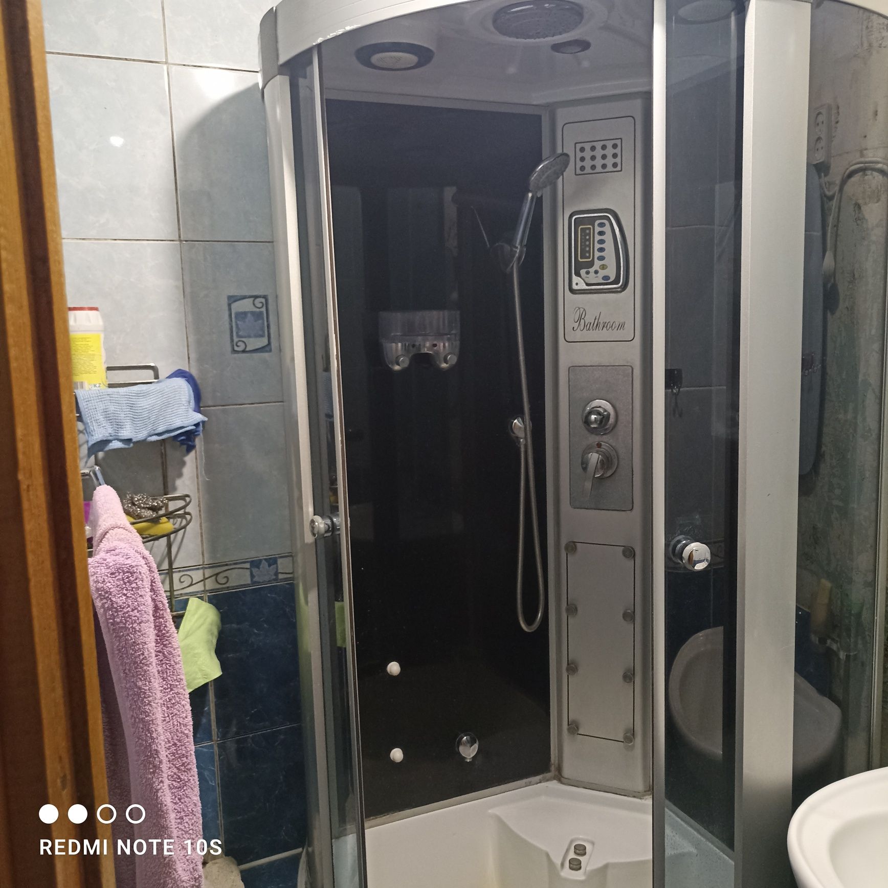 Продаётся трёхкомнатная в Боралдае, Алматинская область