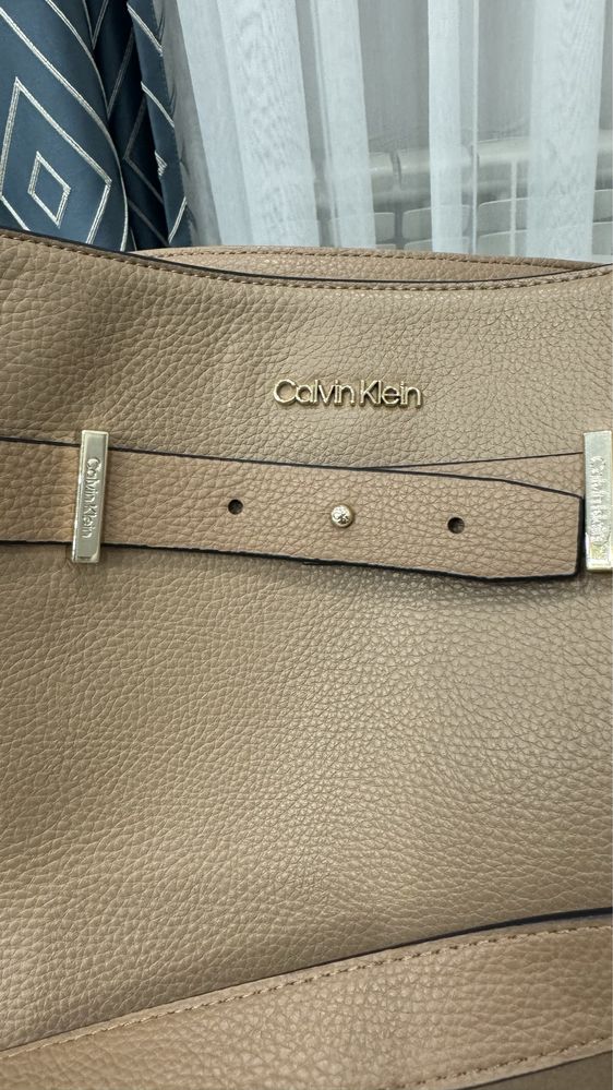 Продам сумку Calvin Klein