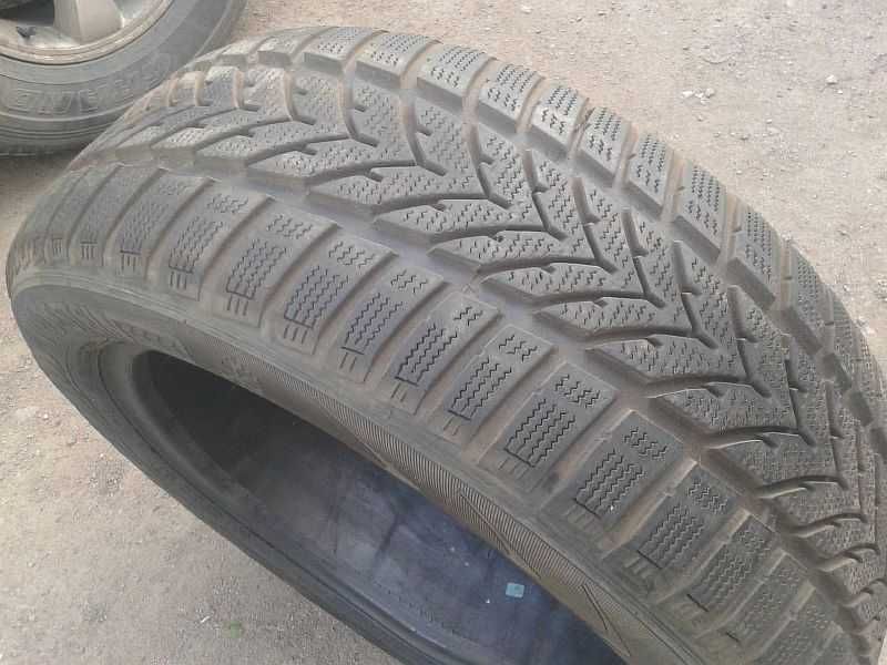Продам ОДНУ шину 205/55 R16 "Vredestein SnowTrac 2" , всесезонная.