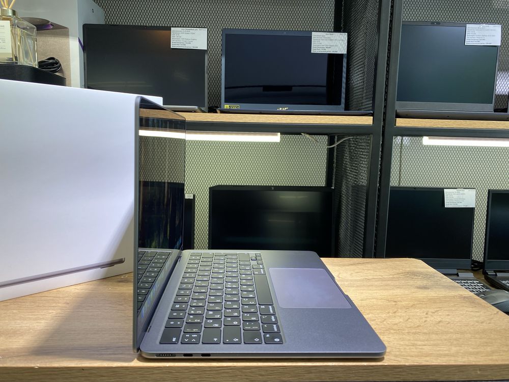 Новый MacBook Air 13.6-inch, 2022г. M2, 8/256 GB, Space Gray,10357/A10