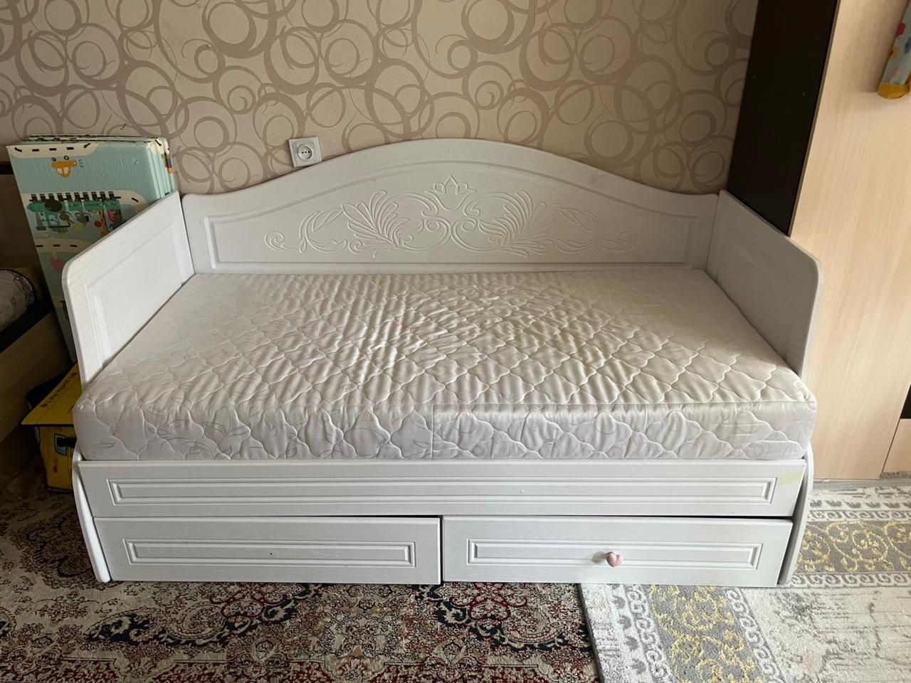 Деская кровать бу