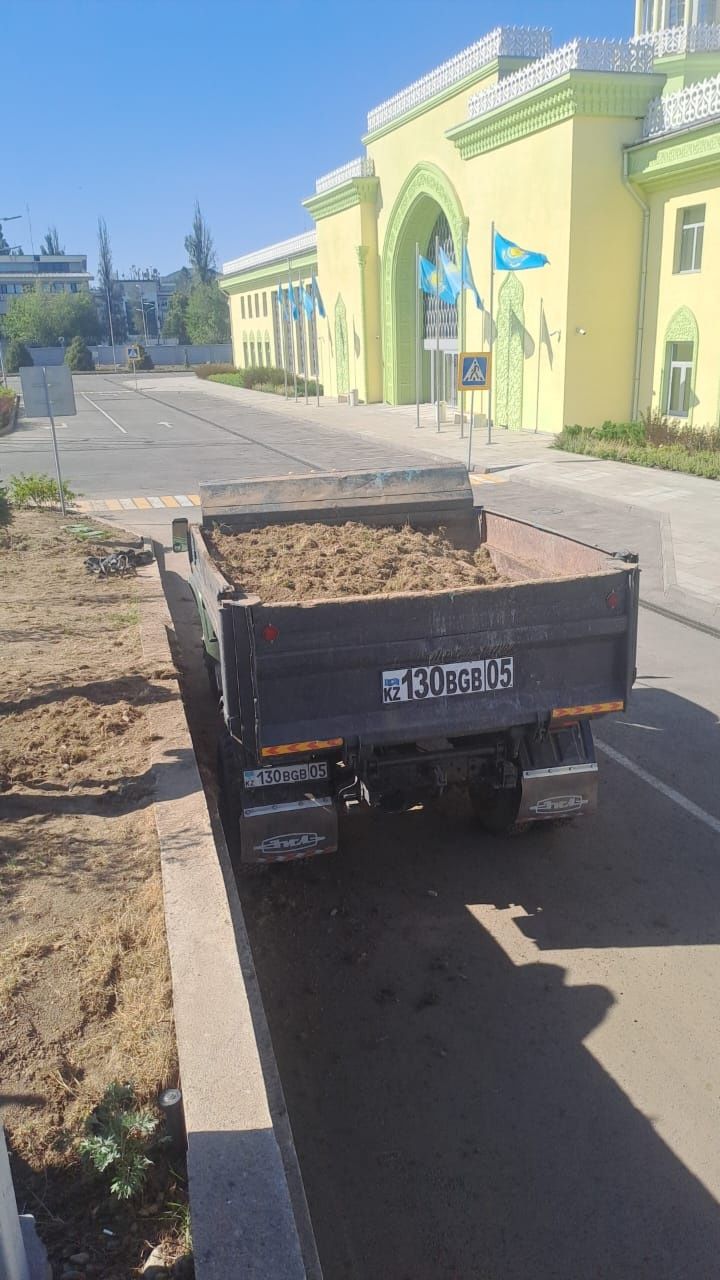 Вывоз мусор зил.