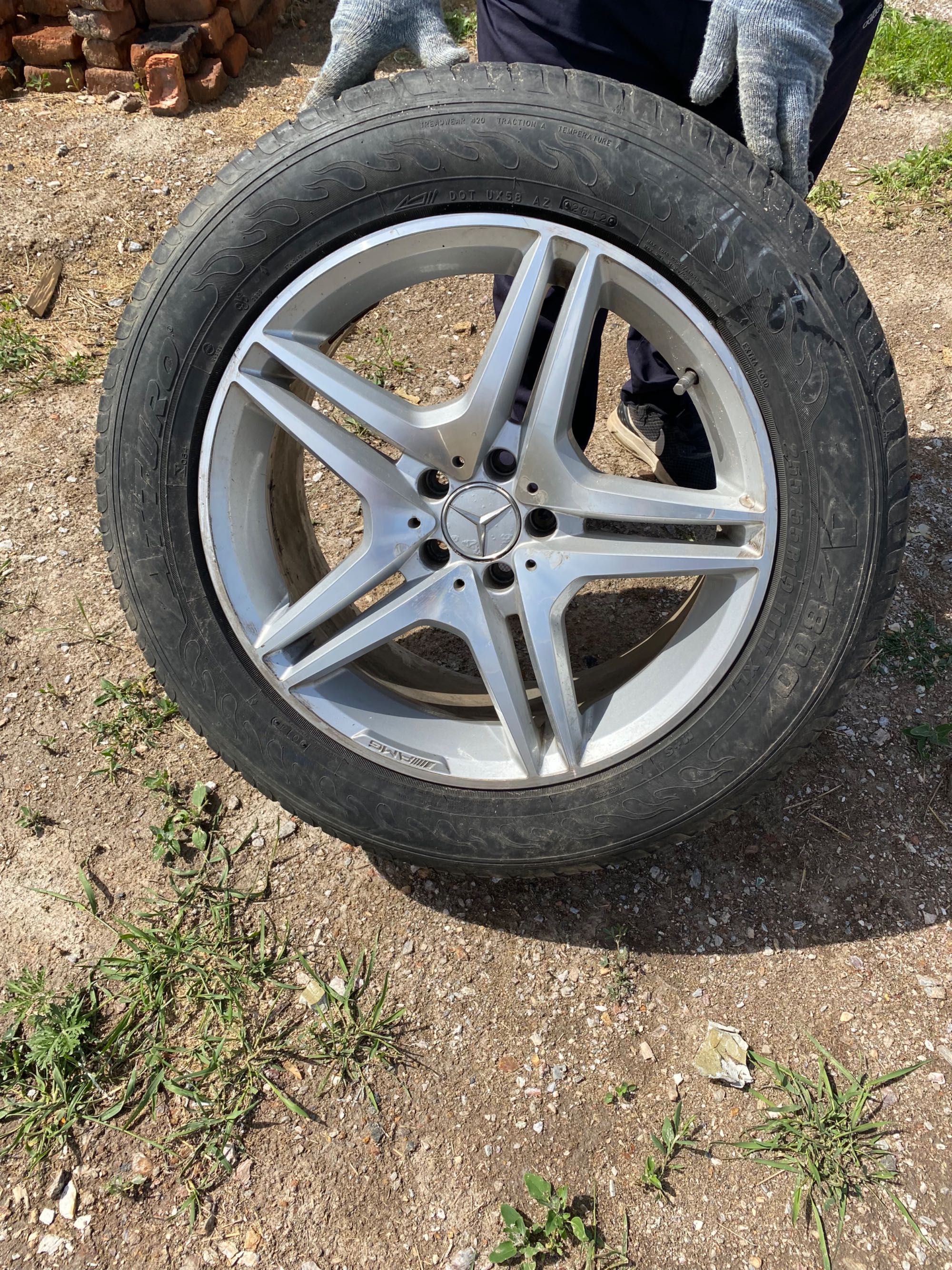 Летняя резина и диски amg r19 255/55