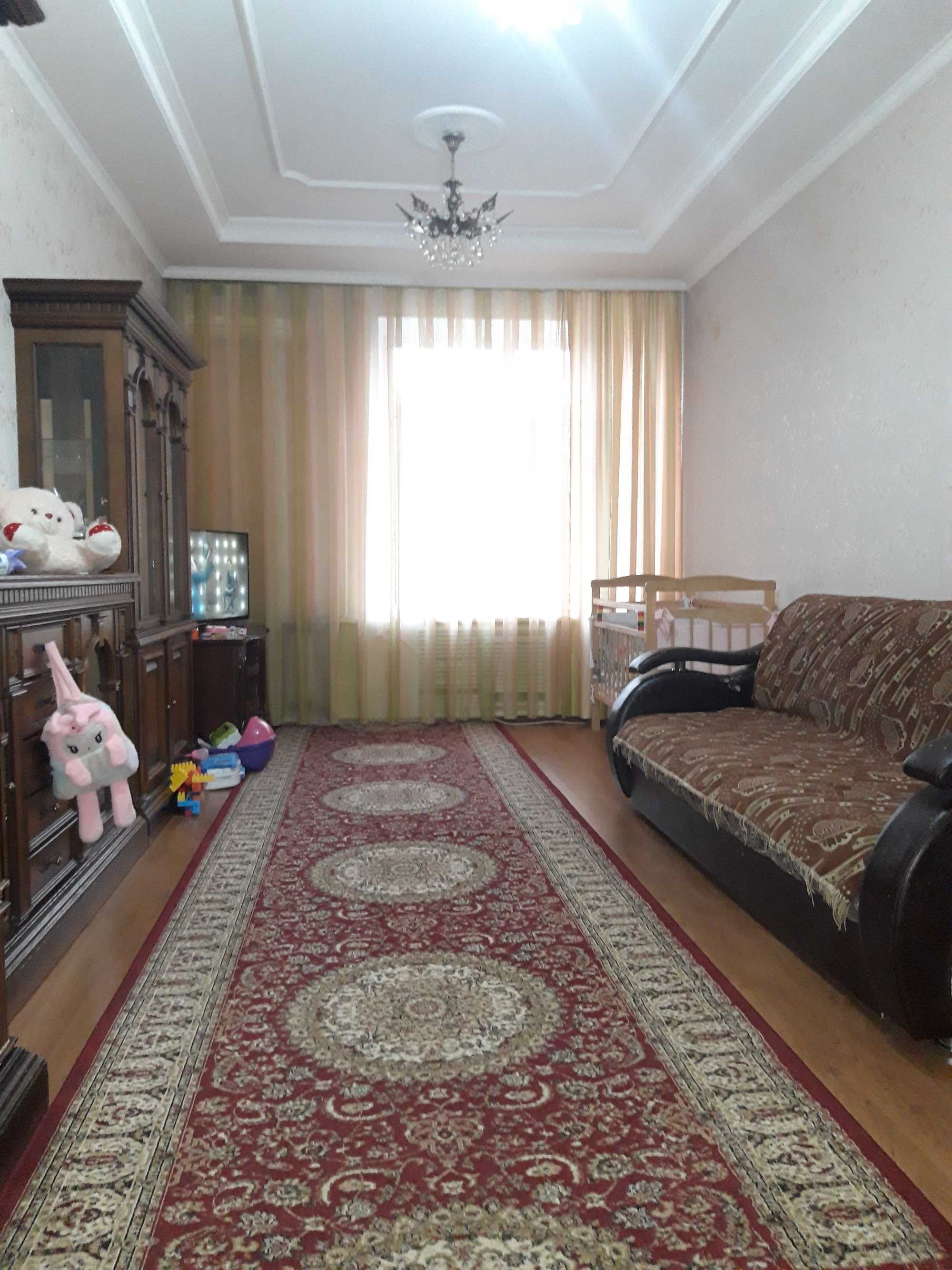 Срочно! 2-комнатная квартира, пр. Абая, Центр города, 76 кв.м. Продам.