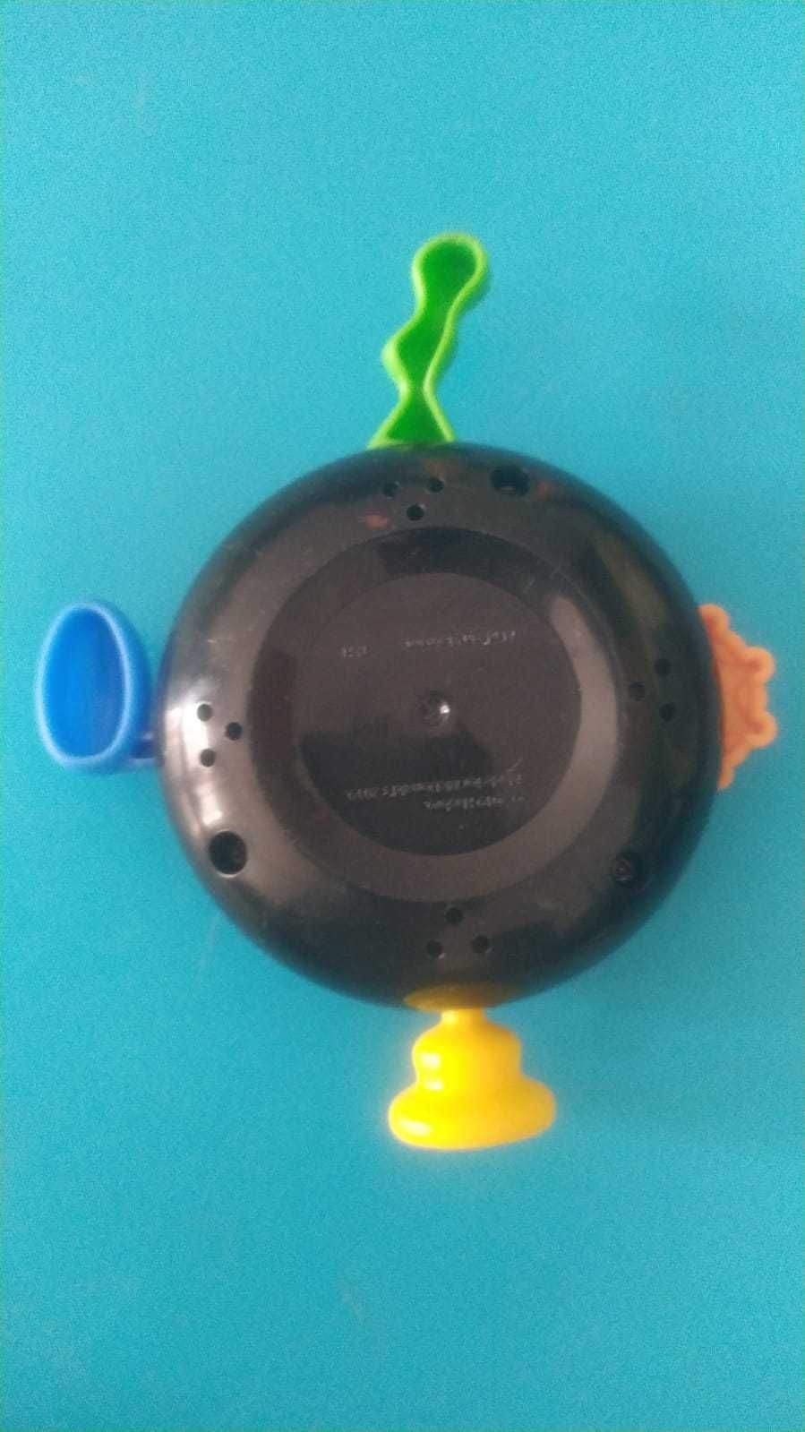 Игра Bop It!.  Крутим тянем двигаем рычаги Трещетка